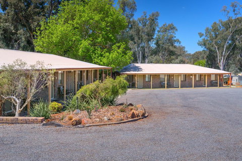 Corowa Bindaree Holiday Park - Palm Beach Accommodation 9