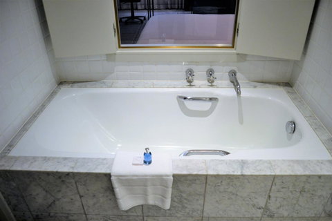 Radisson Blu Plaza Hotel Sydney - Palm Beach Accommodation 37