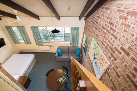 Alpine Gables - Palm Beach Accommodation 29