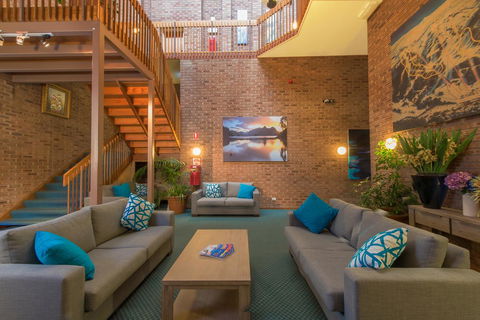 Alpine Gables - Palm Beach Accommodation 4