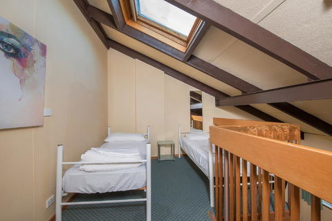 Alpine Gables - Palm Beach Accommodation 28