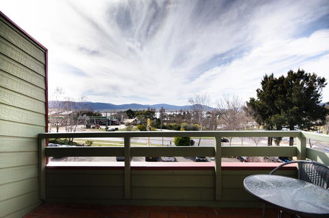 Alpine Gables - Palm Beach Accommodation 3