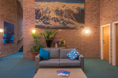 Alpine Gables - Palm Beach Accommodation 7