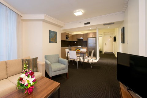 APX World Square - Palm Beach Accommodation 6