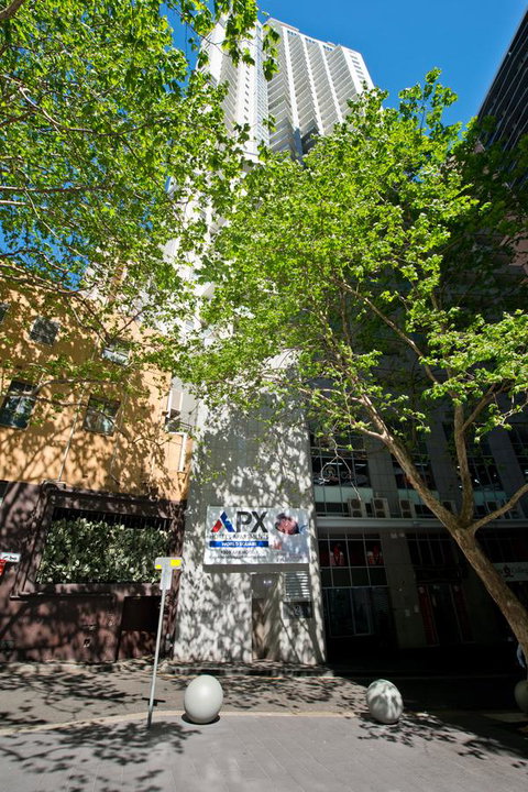 APX World Square - Palm Beach Accommodation 10