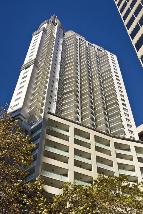 APX World Square - Palm Beach Accommodation 9