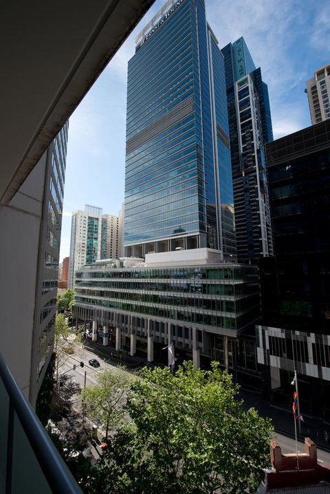 APX World Square - Palm Beach Accommodation 11