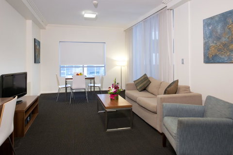 APX World Square - Palm Beach Accommodation 3