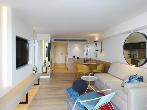 QT Bondi - Palm Beach Accommodation 9