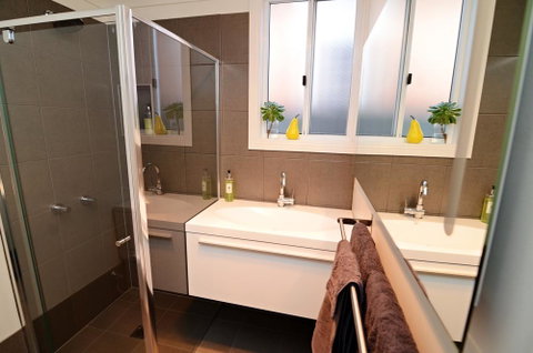 Thelma's Temora - Palm Beach Accommodation 3