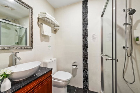 YEHS Hotel Sydney CBD - Palm Beach Accommodation 12