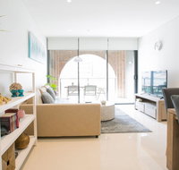 Newly settled three bedrooms apartment in CBD - Palm Beach Accommodation