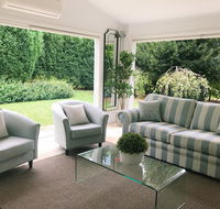 Bowral Escape - Palm Beach Accommodation