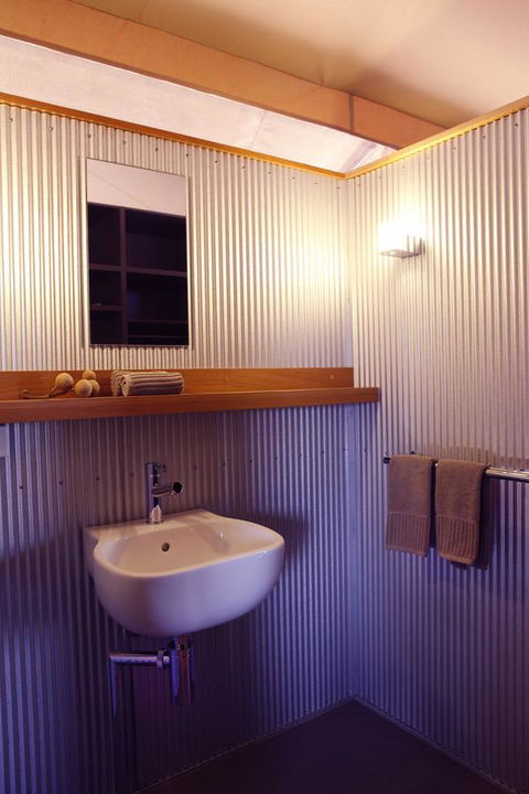 Wildman Wilderness Lodge - Palm Beach Accommodation 11