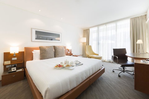 Novotel Canberra - Palm Beach Accommodation 7