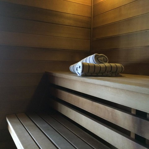 Novotel Canberra - Palm Beach Accommodation 9