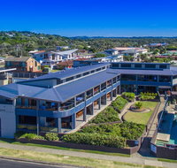 Lennox Holiday Apartments - Palm Beach Accommodation