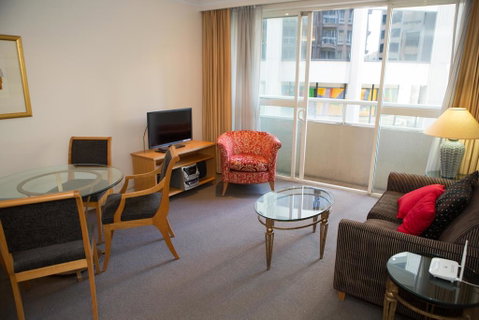 Bond 215 - Palm Beach Accommodation 3