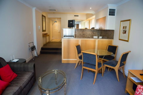 Bond 215 - Palm Beach Accommodation 2