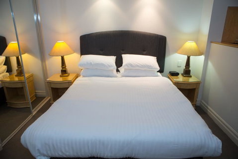 Bond 215 - Palm Beach Accommodation 1