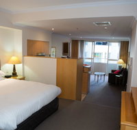 Bond 215 - Palm Beach Accommodation