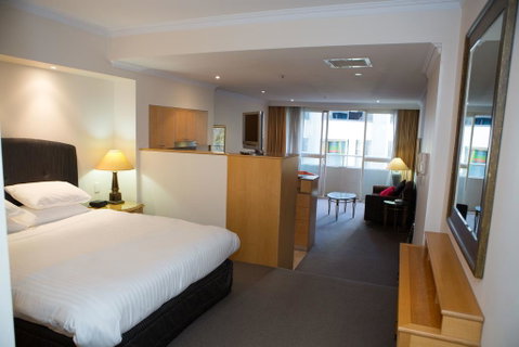 Bond 215 - Palm Beach Accommodation 0