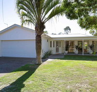 Bonito' 26 Bonito Street - pet friendly housewith aircon - Palm Beach Accommodation