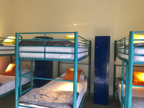 Breeze Lodge - Palm Beach Accommodation 1