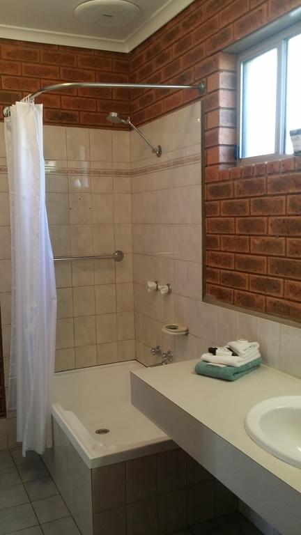 Bridge Motor Inn Tocumwal - Palm Beach Accommodation 1