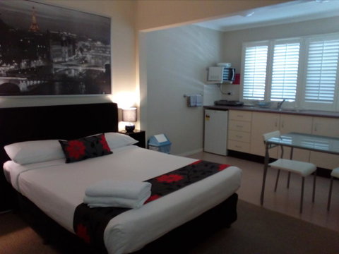 Brisbane Street Studios - Palm Beach Accommodation 1