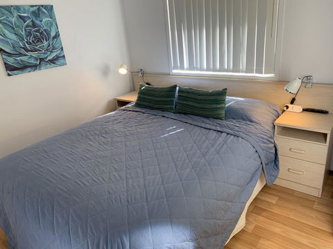 Broadwater Beach Cottage With WiFi - Palm Beach Accommodation 1