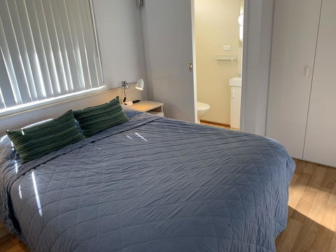 Broadwater Beach Cottage With WiFi - Palm Beach Accommodation 2