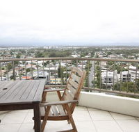 Broadwater Shores Waterfront Apartments - Palm Beach Accommodation