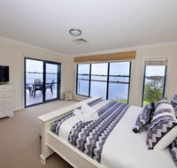 Brookwater- Waterfront on Lake Mulwala - Palm Beach Accommodation