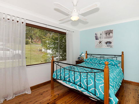 Budgewoi Cottage - Palm Beach Accommodation 0