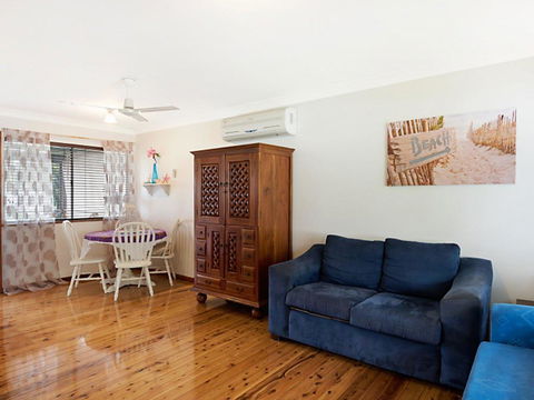 Budgewoi Cottage - Palm Beach Accommodation 3