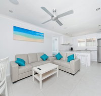 Burraneer  Corlette - Palm Beach Accommodation