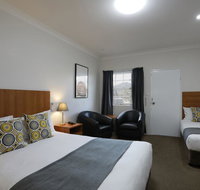 Cadman Motor Inn and Apartments - Palm Beach Accommodation