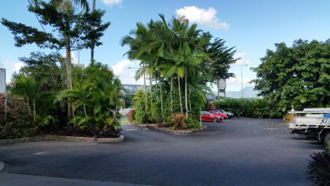 Cairns Gateway Resort - Palm Beach Accommodation 2