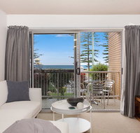 Camden House 2 - Palm Beach Accommodation