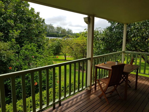 Camelot Cottages - Palm Beach Accommodation 1