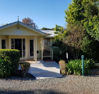 Camelot Cottages - Palm Beach Accommodation