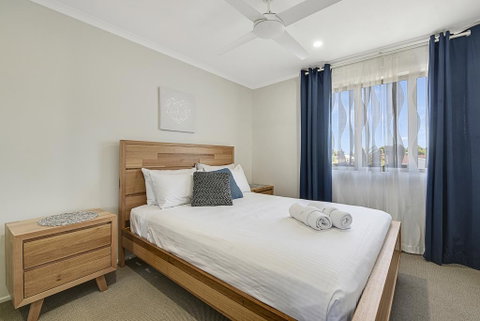 CANAL HOME NEAR MOOLOOLABA - Palm Beach Accommodation 2