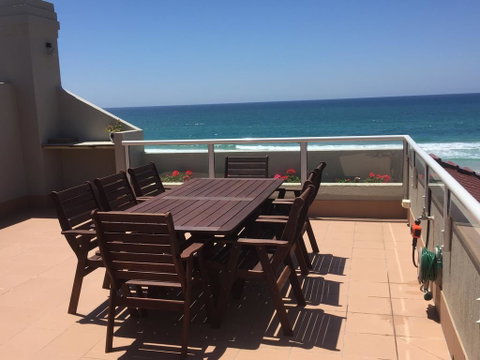 Casablanca Palms - Palm Beach Accommodation 0