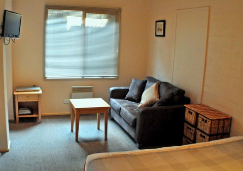 Champagne - Palm Beach Accommodation 2