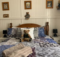 Cherry Blossom Cottage - Palm Beach Accommodation