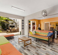 Civic Guesthouse - Palm Beach Accommodation