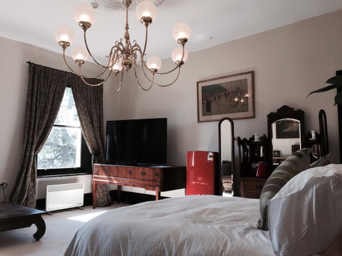 Claremont House - Palm Beach Accommodation 2