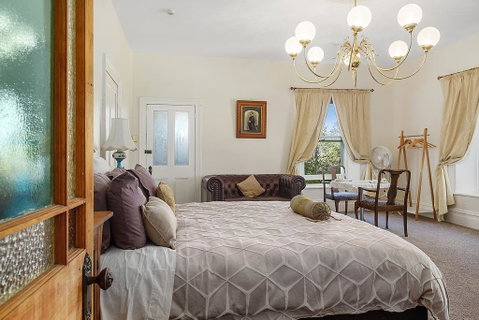 Claremont House - Palm Beach Accommodation 1