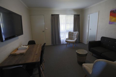 Coachman's Eden - Palm Beach Accommodation 2